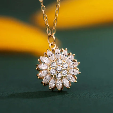 Collier fleurs d'argent